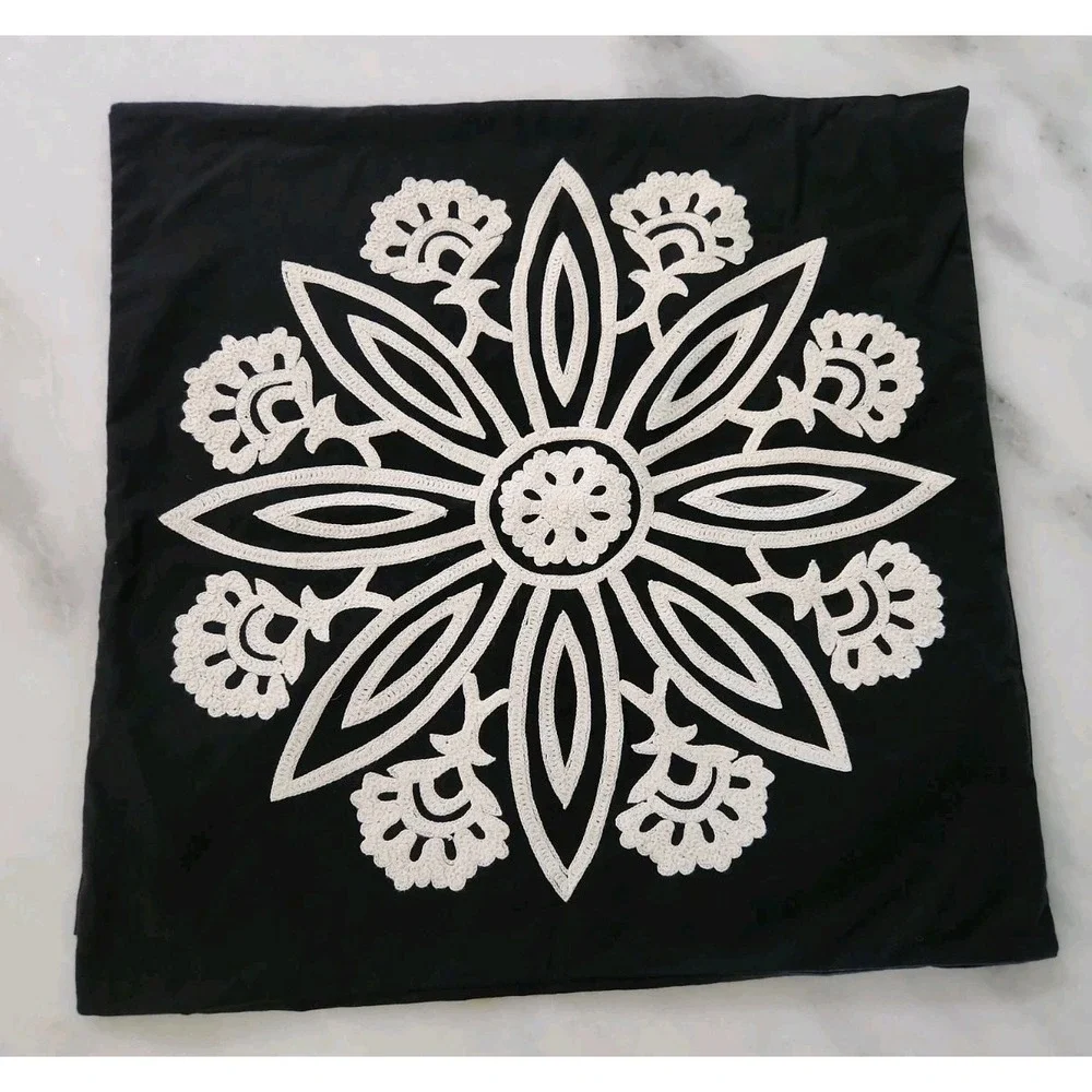 Pottery Barn SUZANI Black White Embroidered Euro Sham / Pillow Cover 24x24 EC
